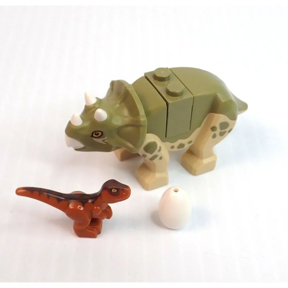 Lego Jurassic World Minifigure Baby Dinosaur, Baby TRICERATOPS (75939) & Egg